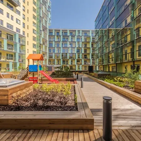 Bright & Peaceful 1bd With Free Underground Parking Appartamento