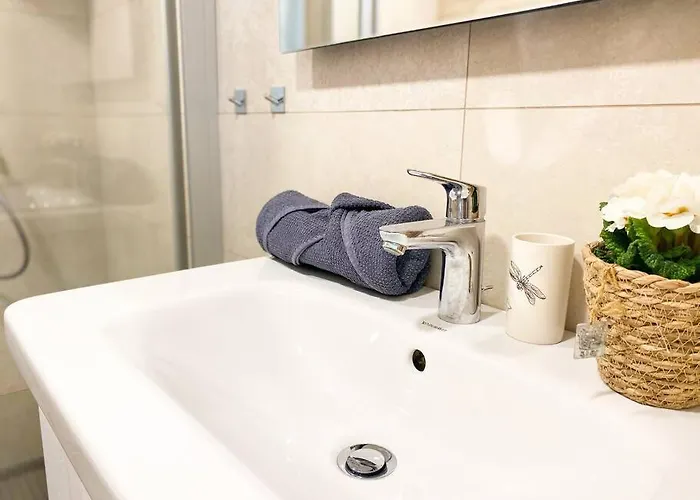 Bright & Peaceful 1bd With Free Underground Parking Apartamento *