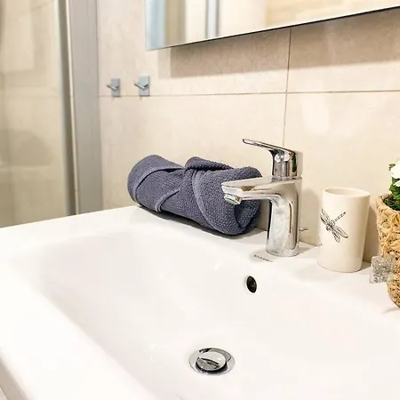 Bright & Peaceful 1bd With Free Underground Parking Daire *