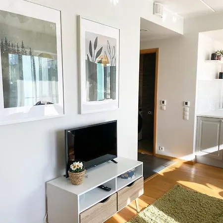Bright & Peaceful 1bd With Free Underground Parking Daire